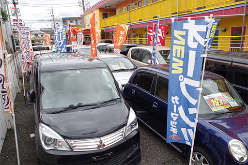 店舗に充実した展示車
