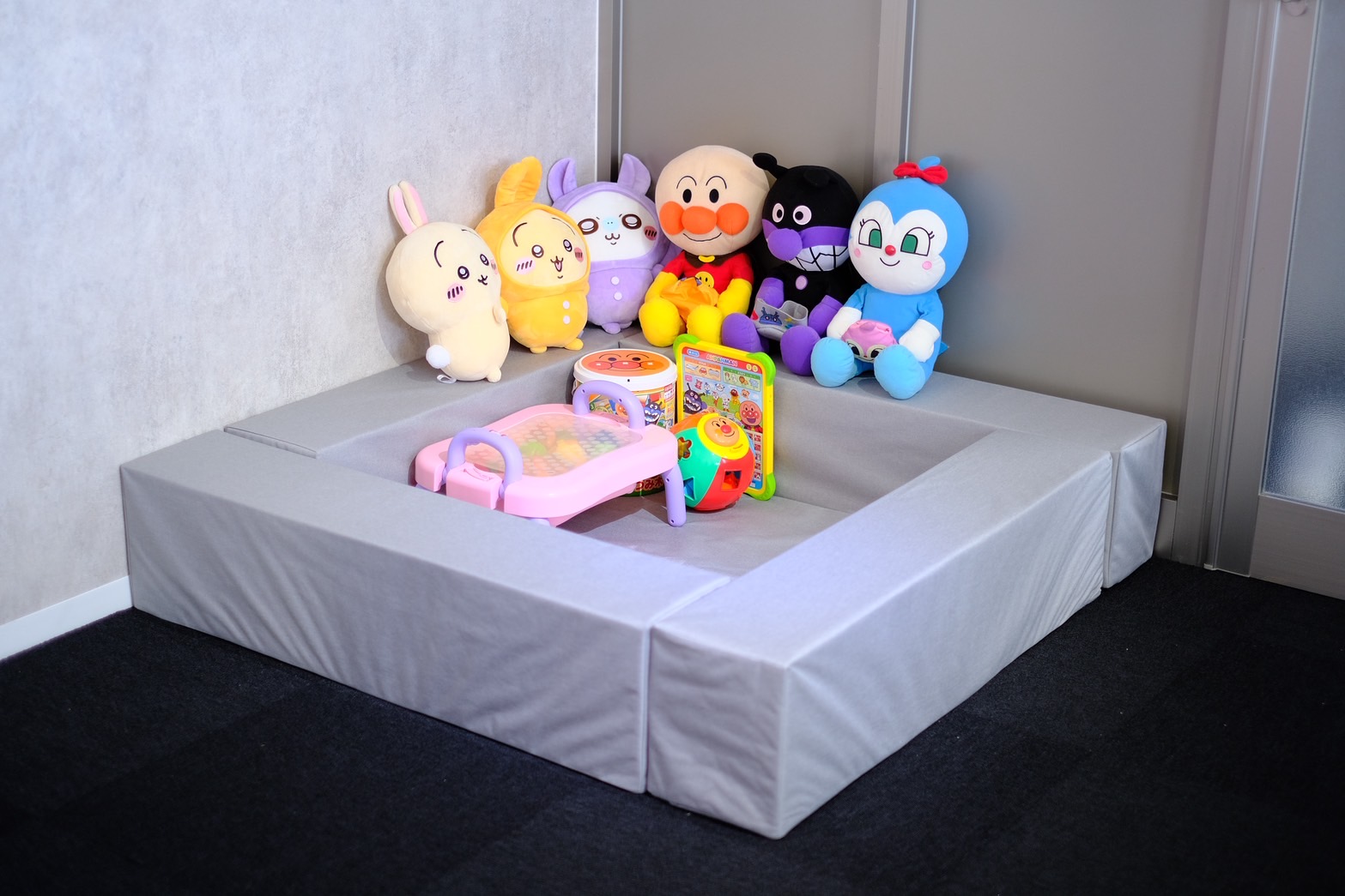 お子様連れも安心のキッズスペース