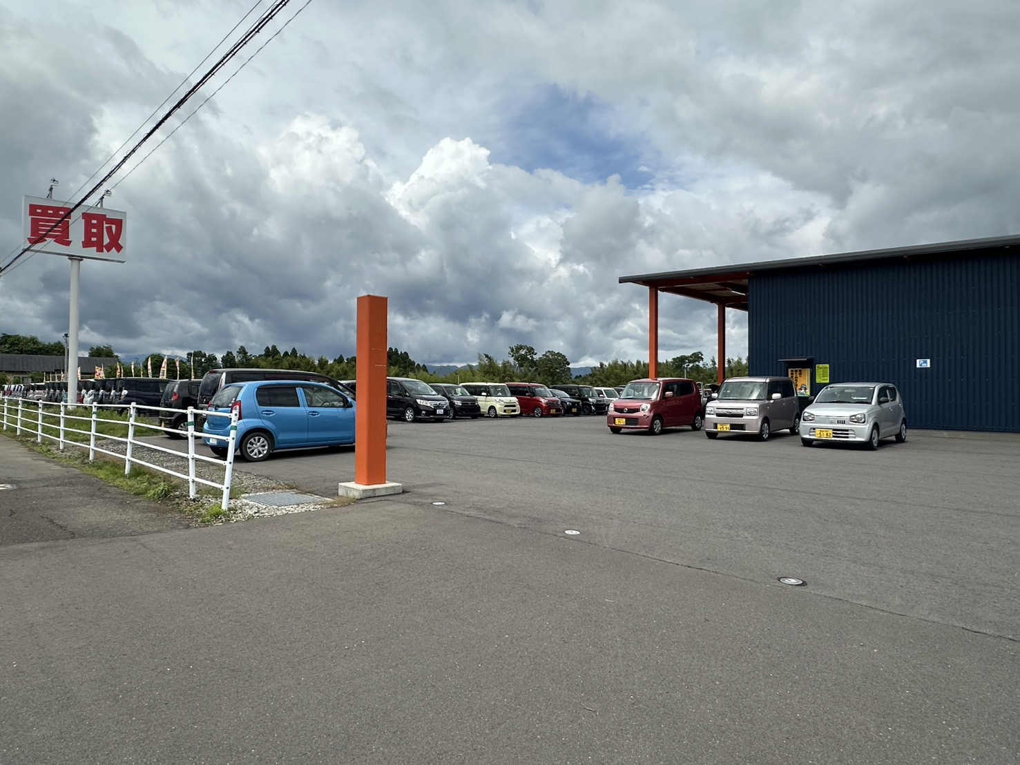 駐車場完備！大型車でもゆったり停められます！