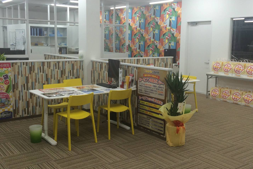 明るくて清潔な店内でゆっくりお過ごしください♬