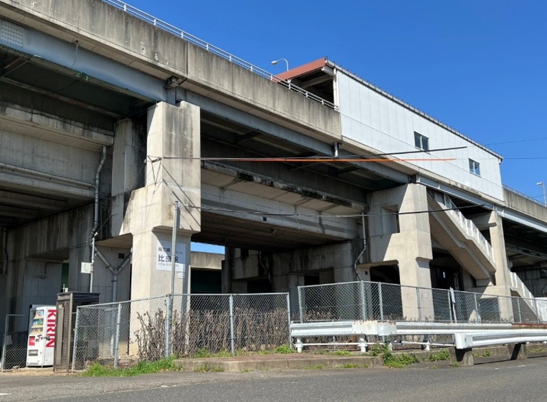 店舗目の前が駅なので、電車アクセスも抜群☆