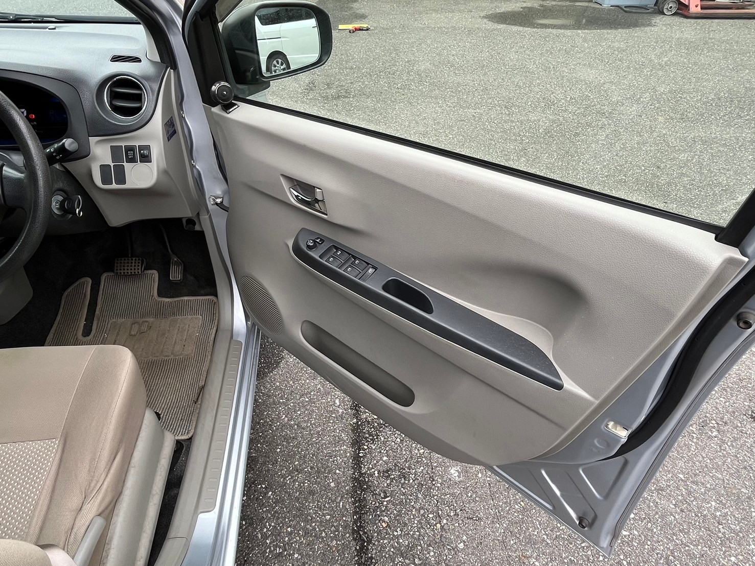 ミライース DBA-LA310S 右フロントドアASSY ミライース DBA-LA310S 右Fドア 67001-B2350 右フロントドア