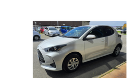 ヤリス【バックカメラ】