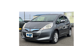 フィットハイブリッド【バックカメラ】【Bluetooth】