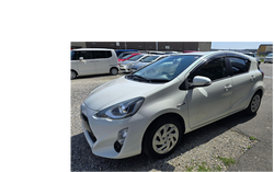 アクア 【冠水歴アリ】【バックカメラ】