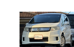 フリードスパイクハイブリッド【片側電動スライドドア】