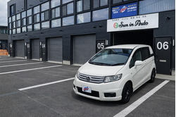 フリードスパイク★大人気ホワイト♡ドライブレコーダー付