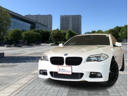 【BMW 5シリーズ 523iツーリング Mスポーツ】