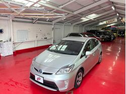 プリウス30後期★傷・汚れが目立ちにくシルバー♡