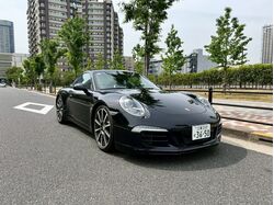 911