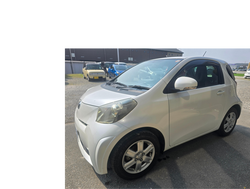 iQ【バックカメラ】【アルミホイール】