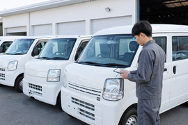軽貨物運送会社の車両整備
