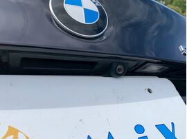 「中古車でも保証付き！MiXが提供する安心サポート体制｜BMWのリアカメラ写真」