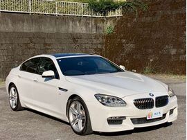 年収が低くても利用できる自社ローンで車を購入するイメージ