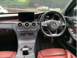 中古車展示場の写真