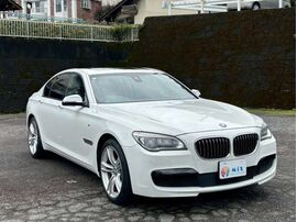 車両＋スタッフ対応風景