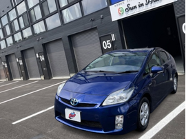 トヨタ　プリウス　S　ブルー　外観　フロント斜め　盛岡　中古車　ハイブリット車