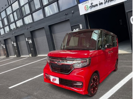 盛岡展示中のN-BOXカスタム外装レッドカラー