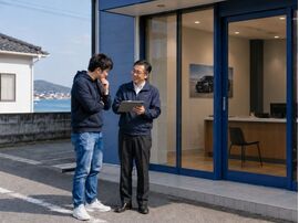 淡路島で車を探す際は、車両価格だけでなく総支払額の確認が大切です。自社ローンを検討する方に向けて、車両価格と総支払額の違いや、契約前に確認したいポイントをカーマッチ淡路島本店が分かりやすく解説します。