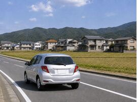 リース審査に落ちて車購入をあきらめかけている方へ。リース審査と車ローンの違い、自社ローンで重視される現在の収入や支払い能力、淡路島で無理なく車を持つための考え方を分かりやすく解説します。
