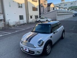 人気のブラックルーフ仕様！スタイリッシュなツートンカラーです♪