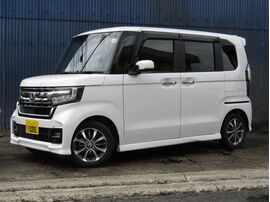 2023年式　ホンダ　N-BOX　カスタム　660L