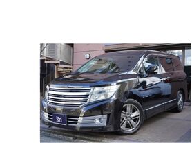 大人気のブラックカラーのエルグランド！