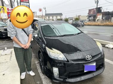 三重　自社ローン　プリウス　ブラック　OK