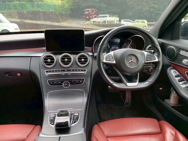 中古車展示場の写真 中古車展示場の写真