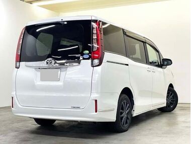 広島 自社ローンで購入できる中古車 トヨタ ノア
