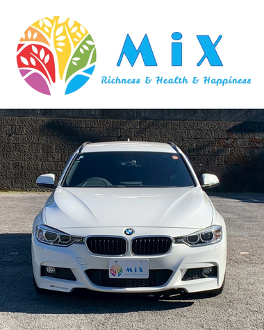 中古車を選ぶ理由を説明するスタッフとお客様の相談風景｜カーマッチ神奈川南足柄店