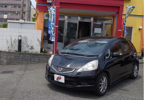 国産車 ホンダ スタッドレスタイヤ付きで納車いたします フィット 自社ローン専門 中古車販売 カーマッチ