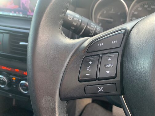【お車探し】お客様のご要望に応じて、仕入れのプロがお客様と一緒にご希望のお車をお探しさせて頂くサービスをご提供しています。ご遠慮なくお申し出ください。