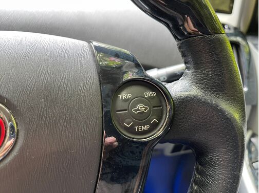 【お車探し】お客様のご要望に応じて、仕入れのプロがお客様と一緒にご希望のお車をお探しさせて頂くサービスをご提供しています。ご遠慮なくお申し出ください。