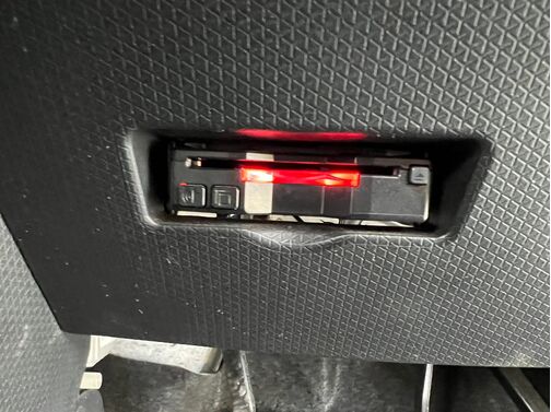 【点検整備】当社の点検整備は消耗品やオイル交換もしています。
点検箇所の写真やコンピューター診断の結果は全て写真を撮って保存してあります。ご安心ください。