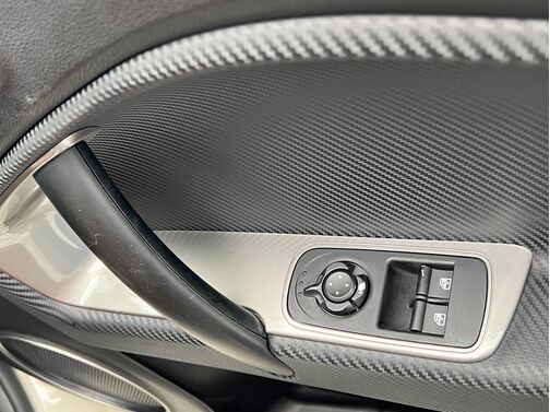友達登録が終わりますと、ご案内のメッセージが流れます。メッセージに従いご返信をお願いします。