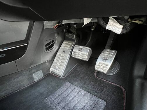 【安心】納車後のトラブルが発生しても、当社独自の保証サービスにご加入頂ければ修理ができるので、安心してお乗りいただくことができます。