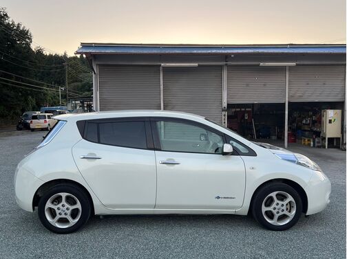 【全国へ納車可能】遠方の方でもご購入頂けるように陸送輸送を安価なお値段で承っています。【返品保証有り】ご遠方のお客様には一週間の返品保証付きです。