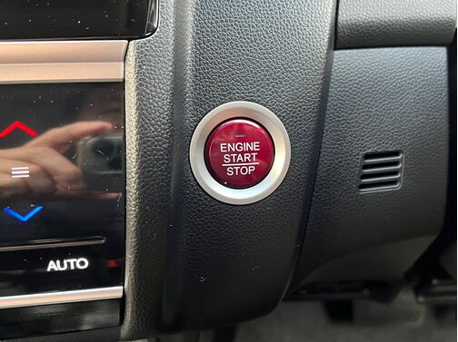 【応援】当店は、車が必要なのに様々な理由からオートローンの審査に通らず、購入できない方を応援しています。お気軽に仮審査をお申し込みください。