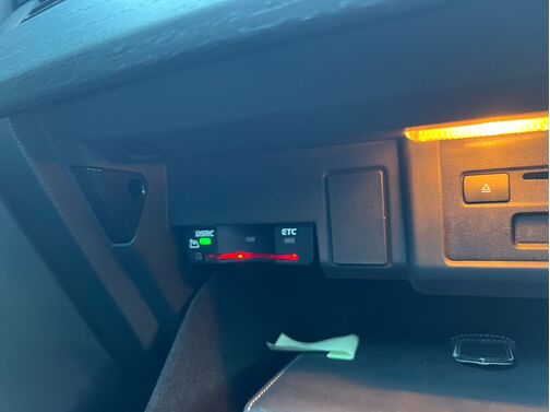 【お車探し】お客様のご要望に応じて、仕入れのプロがお客様と一緒にご希望のお車をお探しさせて頂くサービスをご提供しています。ご遠慮なくお申し出ください。