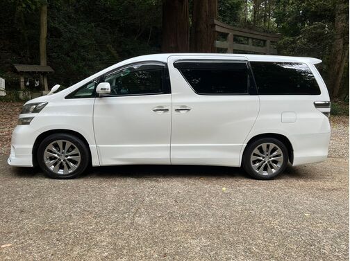 【お車探し】お客様のご要望に応じて、仕入れのプロがお客様と一緒にご希望のお車をお探しさせて頂くサービスをご提供しています。ご遠慮なくお申し出ください。