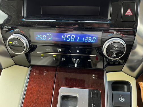 【お車探し】お客様のご要望に応じて、仕入れのプロがお客様と一緒にご希望のお車をお探しさせて頂くサービスをご提供しています。ご遠慮なくお申し出ください。