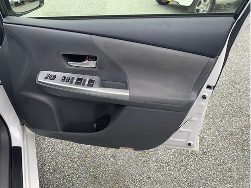 ご返信頂くと、当社の自社ローンの特徴について、詳しくご案内させて頂きますので、まずは公式LINEの友達登録をお願いします