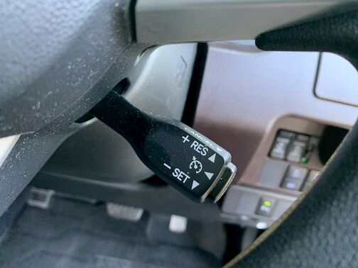 【お車探し】お客様のご要望に応じて、仕入れのプロがお客様と一緒にご希望のお車をお探しさせて頂くサービスをご提供しています。ご遠慮なくお申し出ください。