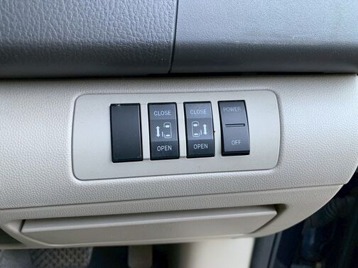 【お車探し】お客様のご要望に応じて、仕入れのプロがお客様と一緒にご希望のお車をお探しさせて頂くサービスをご提供しています。ご遠慮なくお申し出ください。