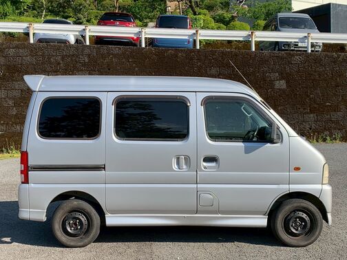 【お車探し】お客様のご要望に応じて、仕入れのプロがお客様と一緒にご希望のお車をお探しさせて頂くサービスをご提供しています。ご遠慮なくお申し出ください。