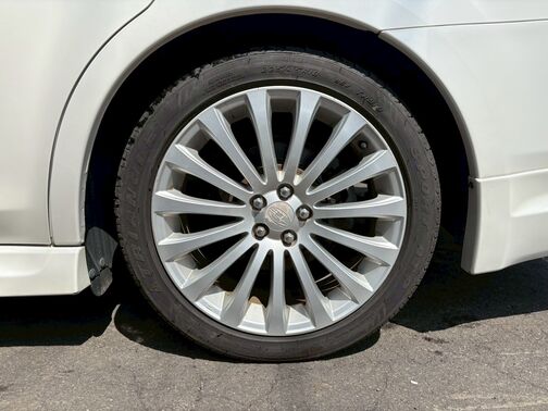 15年未満、15キロ以下のお車に関しましては、1年間走行距離無制限保障をご選択頂けます。