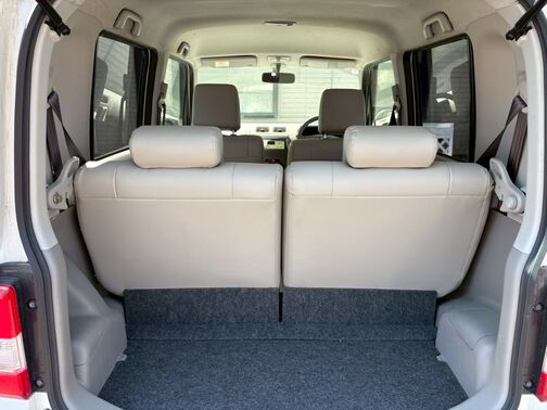 15年未満、15キロ以下のお車に関しましては1年間走行距離無制限保障をご選択いただけます。