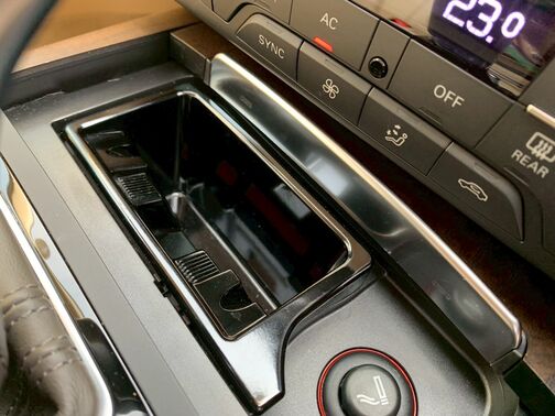 【点検整備】当社の点検整備は消耗品やオイル交換もしています。
点検箇所の写真やコンピューター診断の結果は全て写真を撮って保存してあります。ご安心ください。