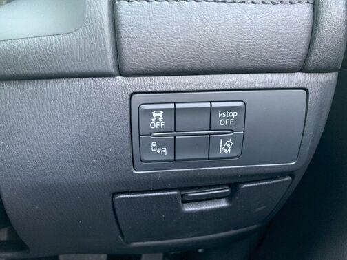 【お車探し】お客様のご要望に応じて、仕入れのプロがお客様と一緒にご希望のお車をお探しさせて頂くサービスをご提供しています。ご遠慮なくお申し出ください。